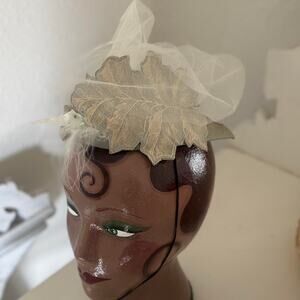 ElizaBeth Rohloff 1950s Green SILK TULLE FASCINATOR HAT FEATHER VEIL FLORAL